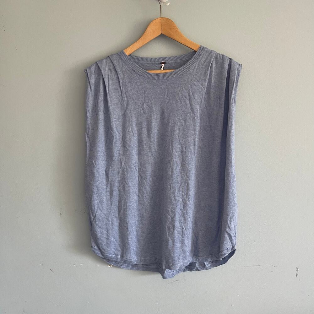 Sleeveless Crewneck Women's Sweater Tank - Gray
